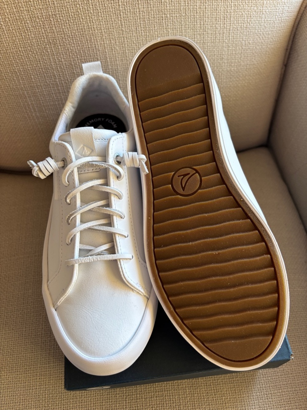Brand new! Sperry Women’s White Low-Top Leather Sneakers - Picture 4 of 4